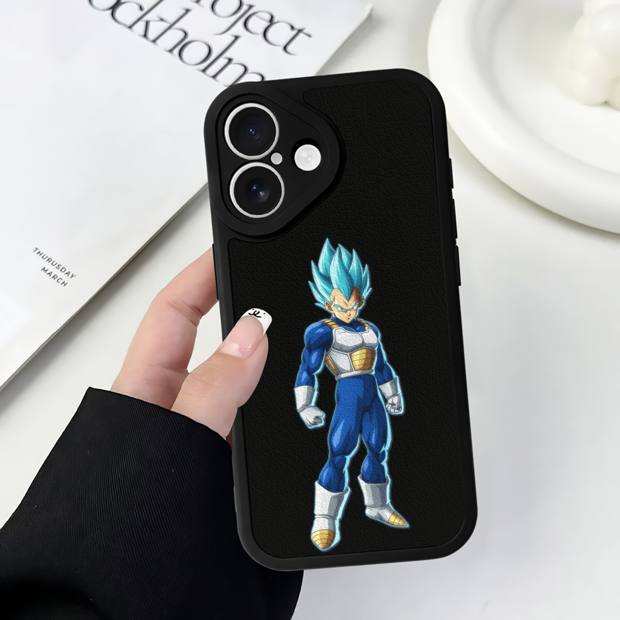 （画像用） ドラゴンボール ベジータ四世（Bejīta Yonsei）DRAGON BALL Vegeta IV 【iPhone 16シリーズ対応】シリコンスマホケース（レザー調） 材質：シリコン